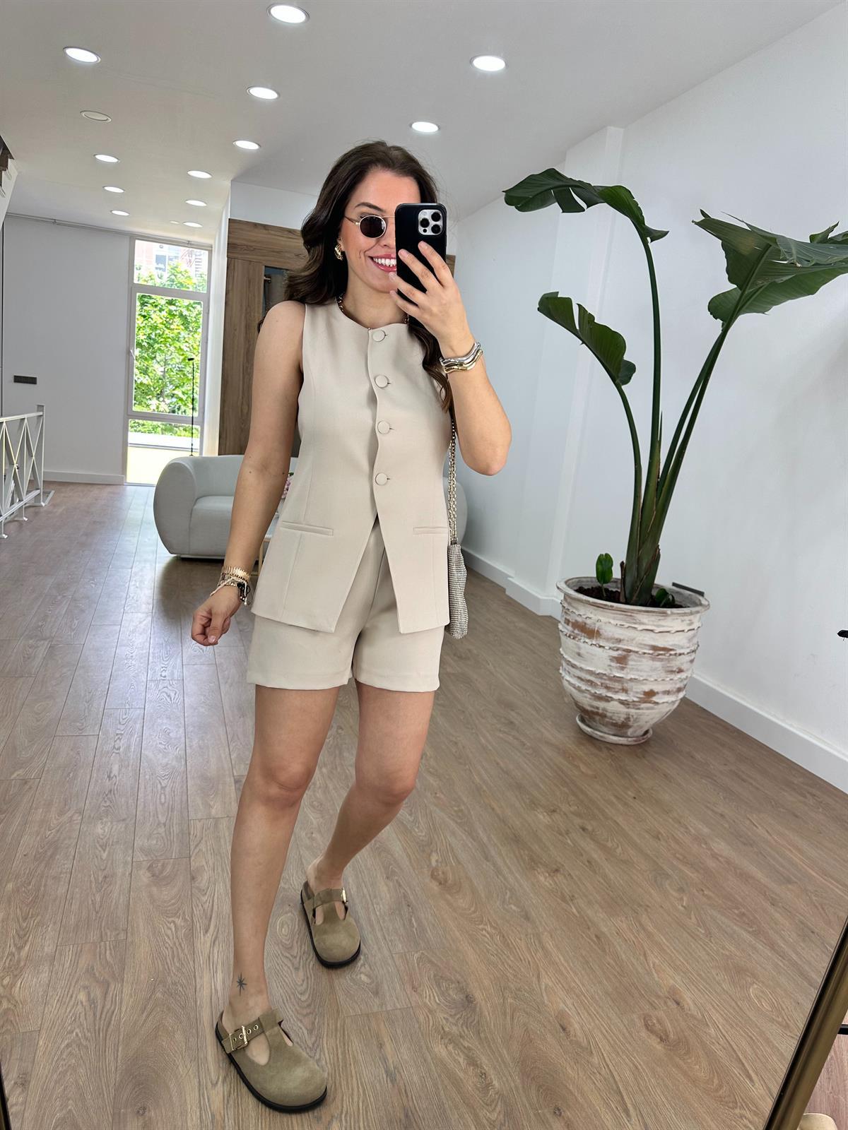 Kaplama Düğmeli Yelekli Takım-Taş