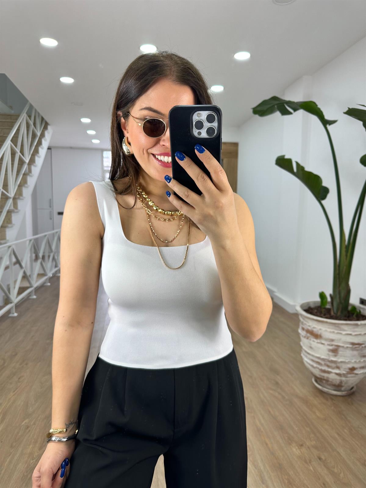 Kare Yaka Fitilli Atlet-Beyaz
