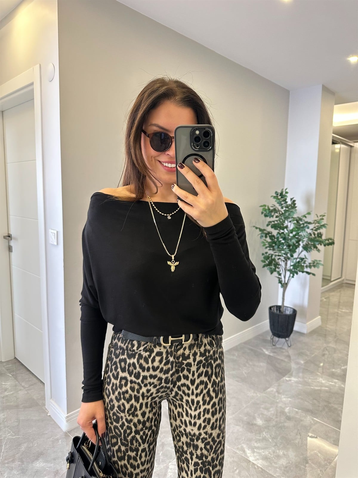 Kayık Yaka Modal Bluz - Siyah