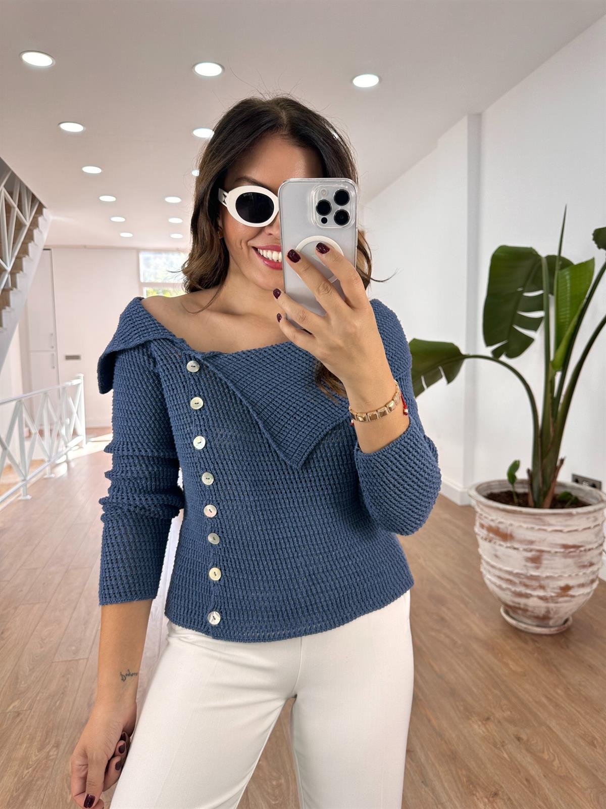 Kayık Yaka Önden Düğmeli Triko Bluz - İndigo