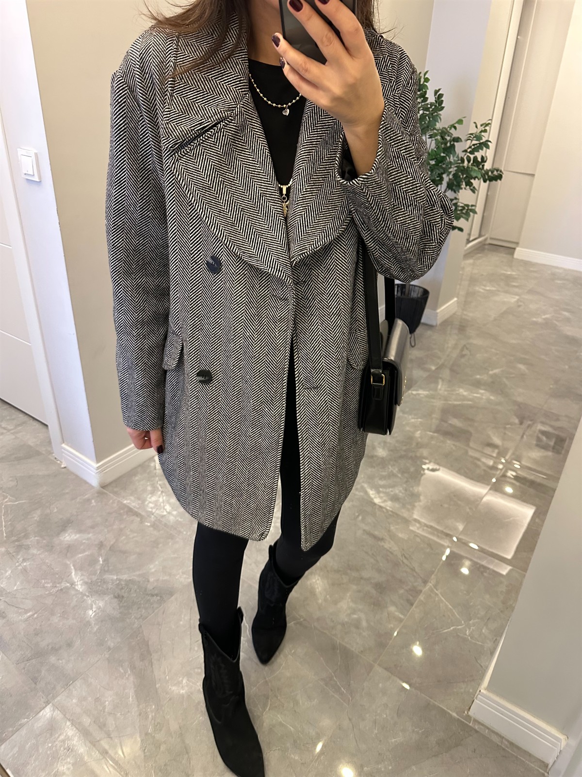 Kazayağı Astarlı Oversize Kaban - Siyah