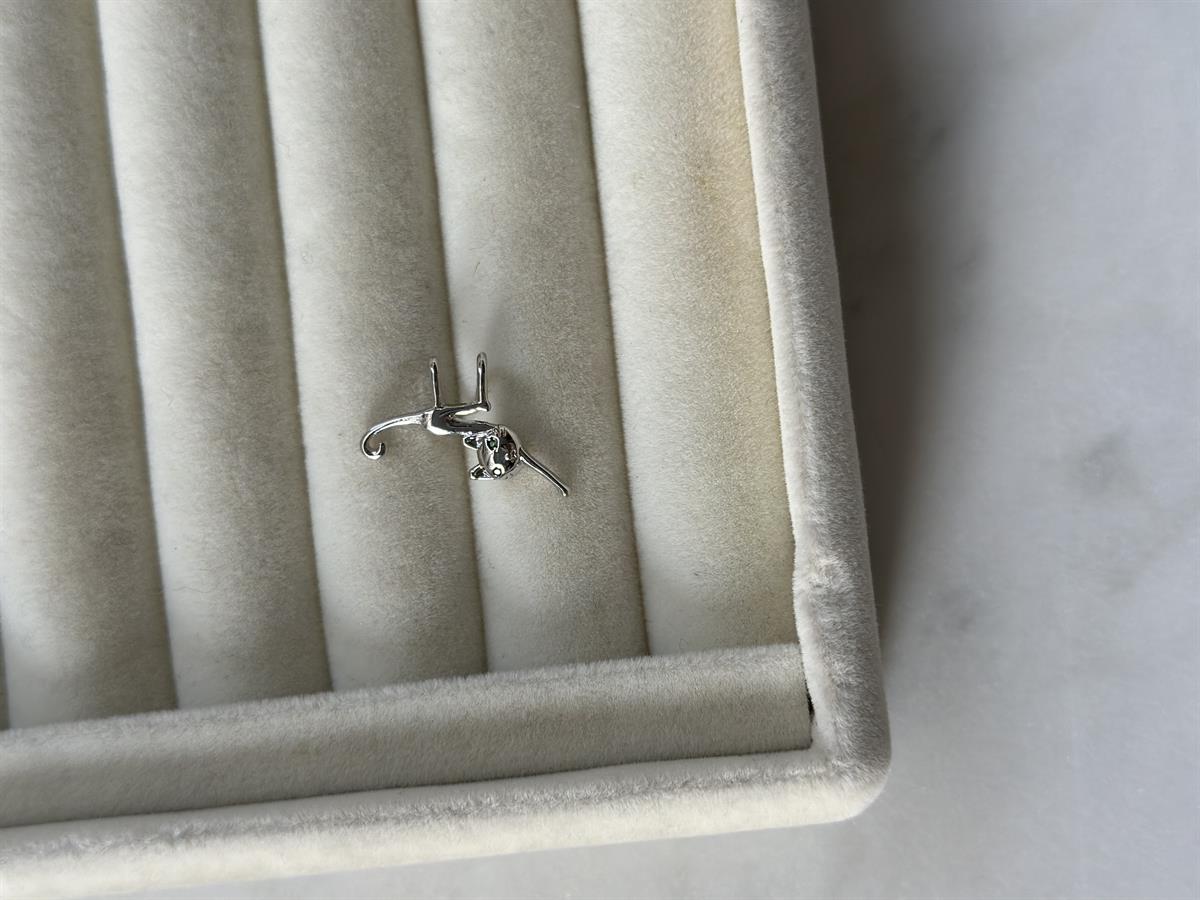 Kedili Silver Kıkırdak Küpe
