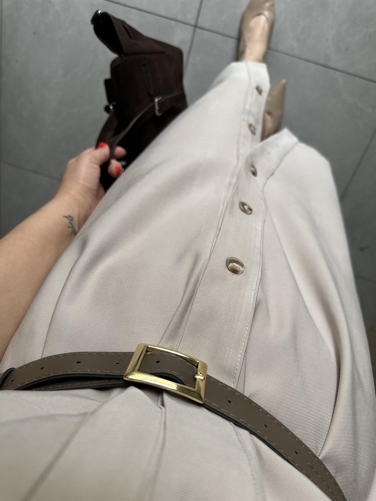 Kemer Detaylı Tensel Midi Elbise - Bej