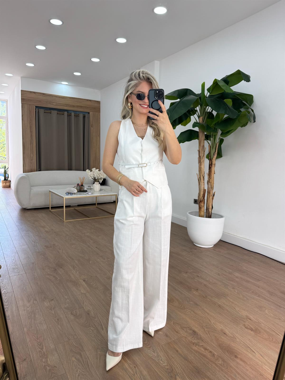 Kemerli %100 Pamuk Yelekli Keten Takım - Beyaz