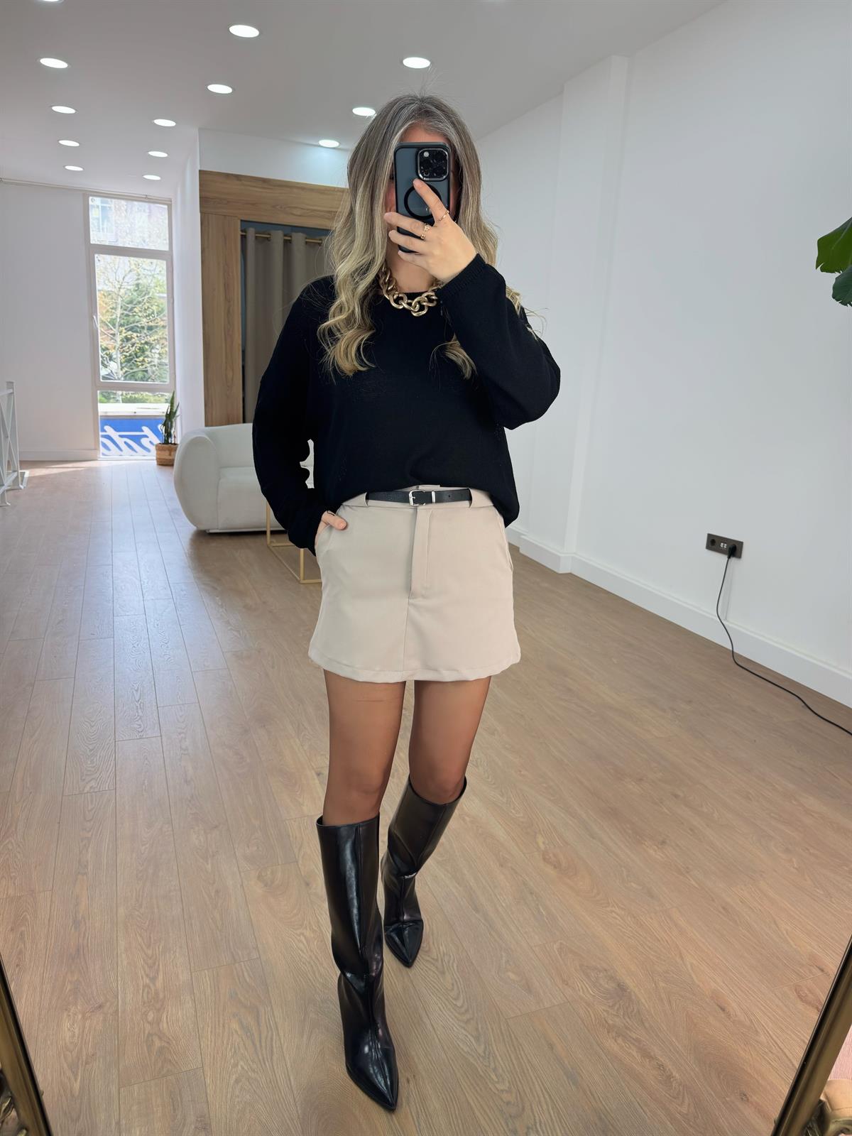 Kemerli İçi Şortlu Mini Etek - Taş