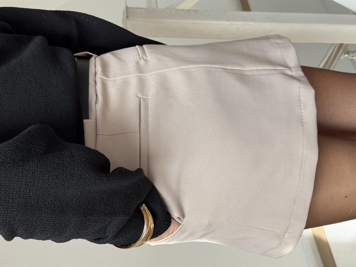 Kemerli İçi Şortlu Mini Etek - Taş