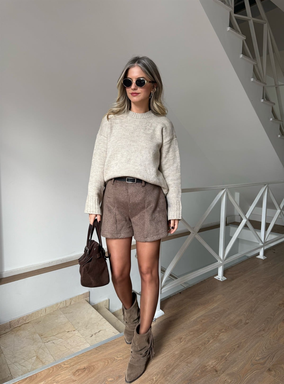 Kemerli Kısa Kaşe Şort  - Kahverengi 