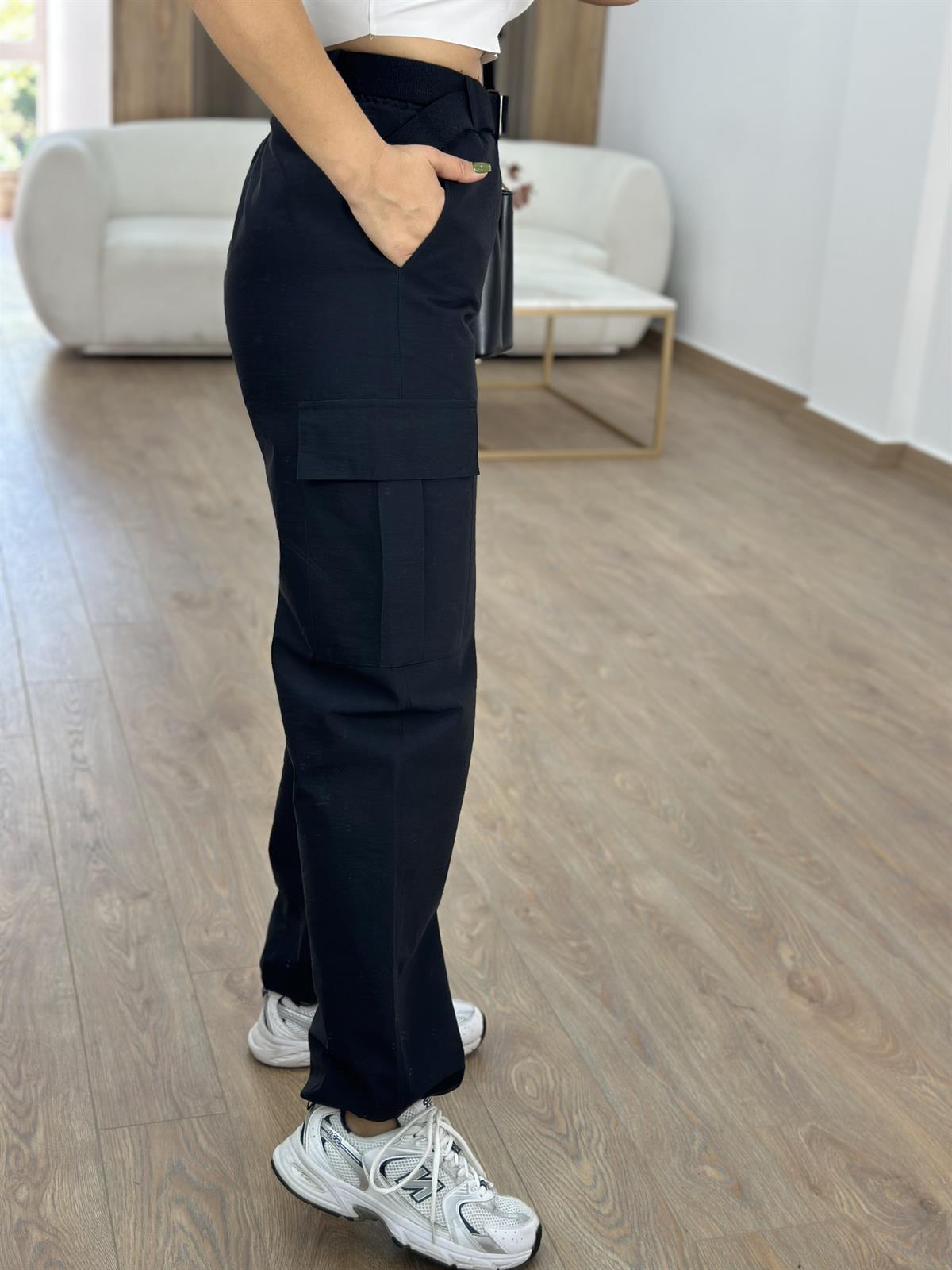 Kemerli Paçası Lastikli Kargo Cep Pantolon-Siyah