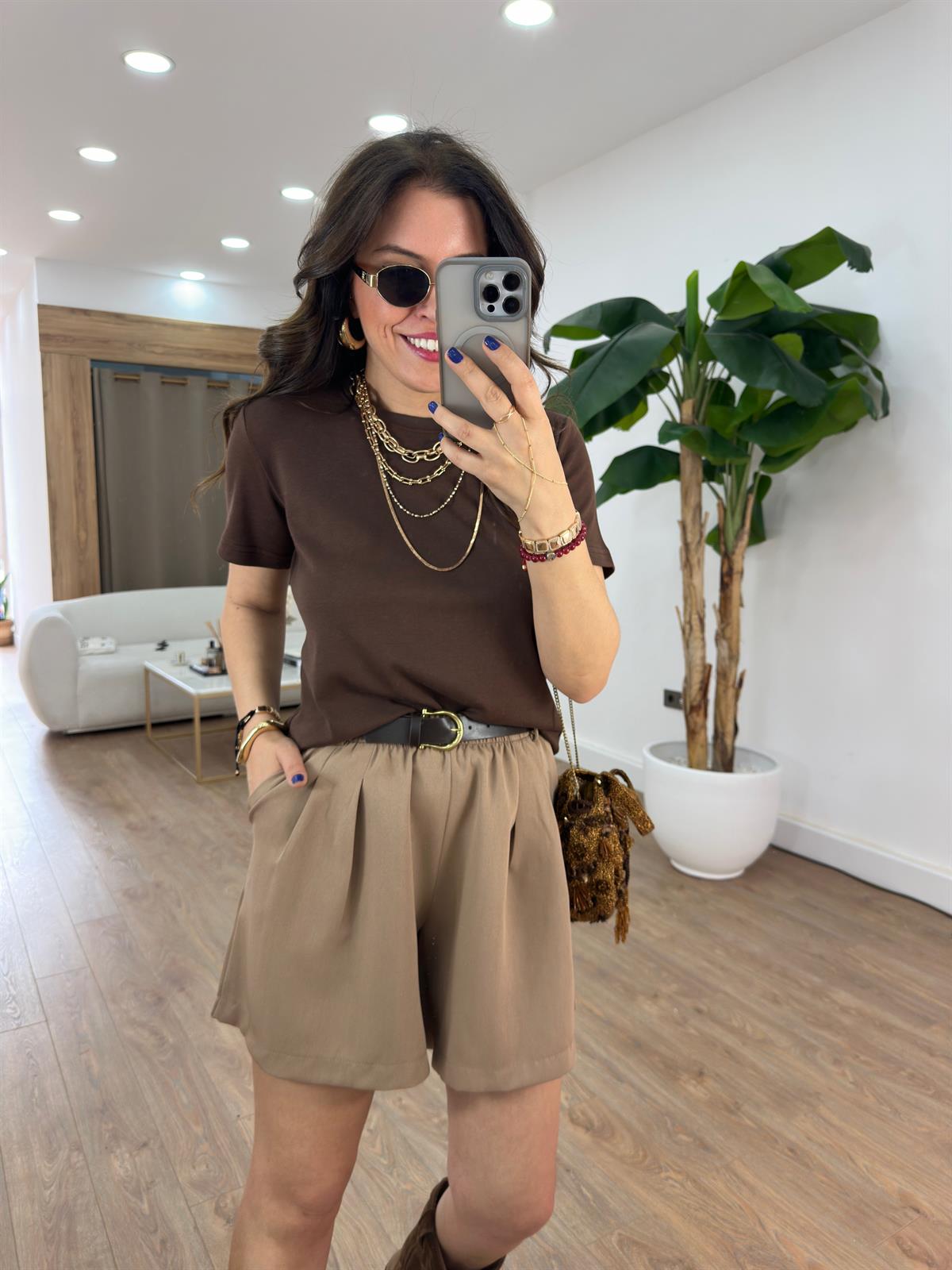 Kemerli Şehir Boy Şort - Kahverengi