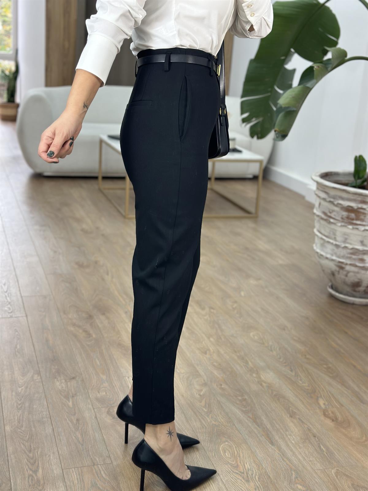 Dilvin Kemerli Yüksek Bel Pantolon - Siyah