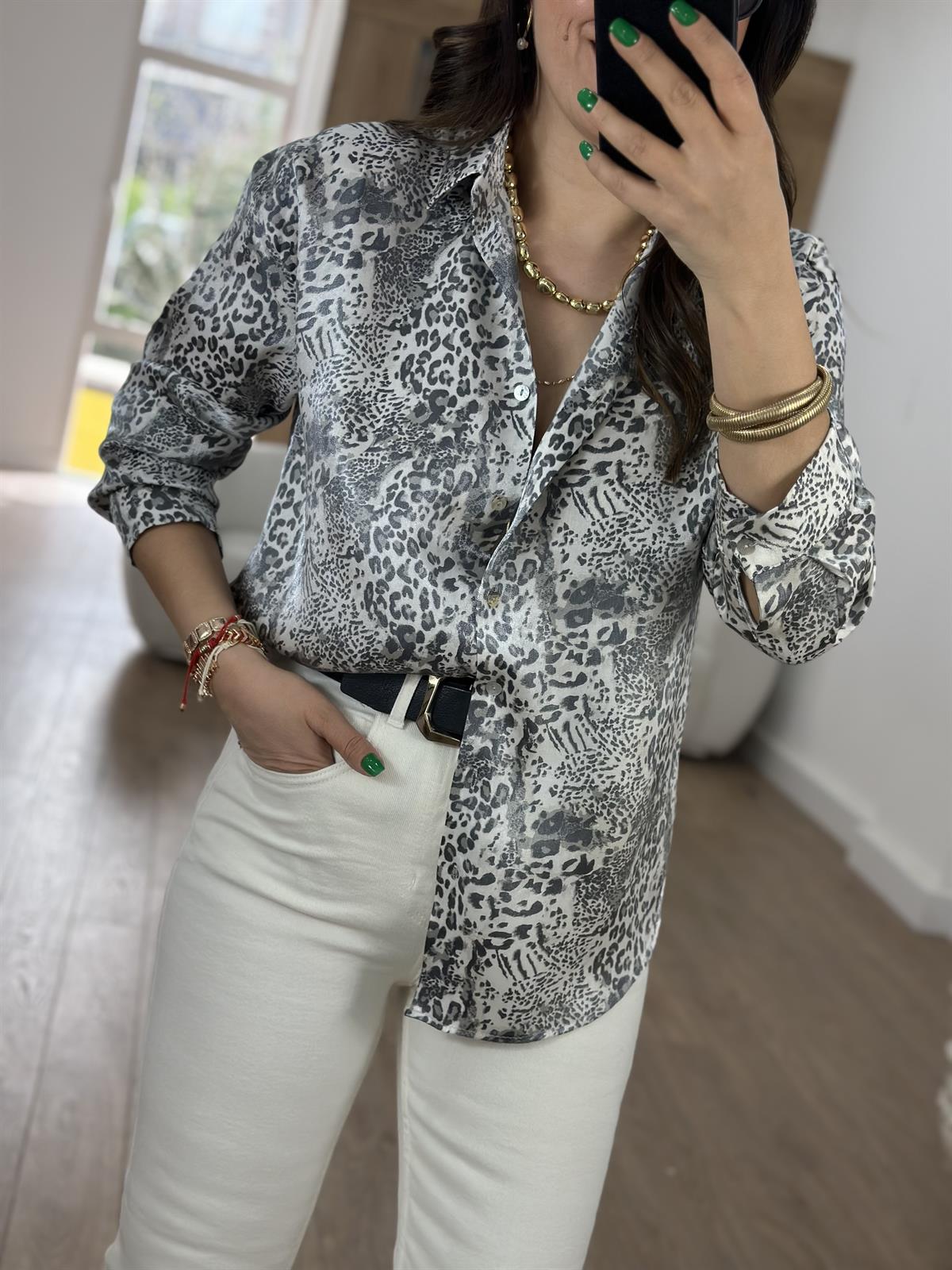 Kendinden Parlak Leopar Desenli Gömlek-Gri
