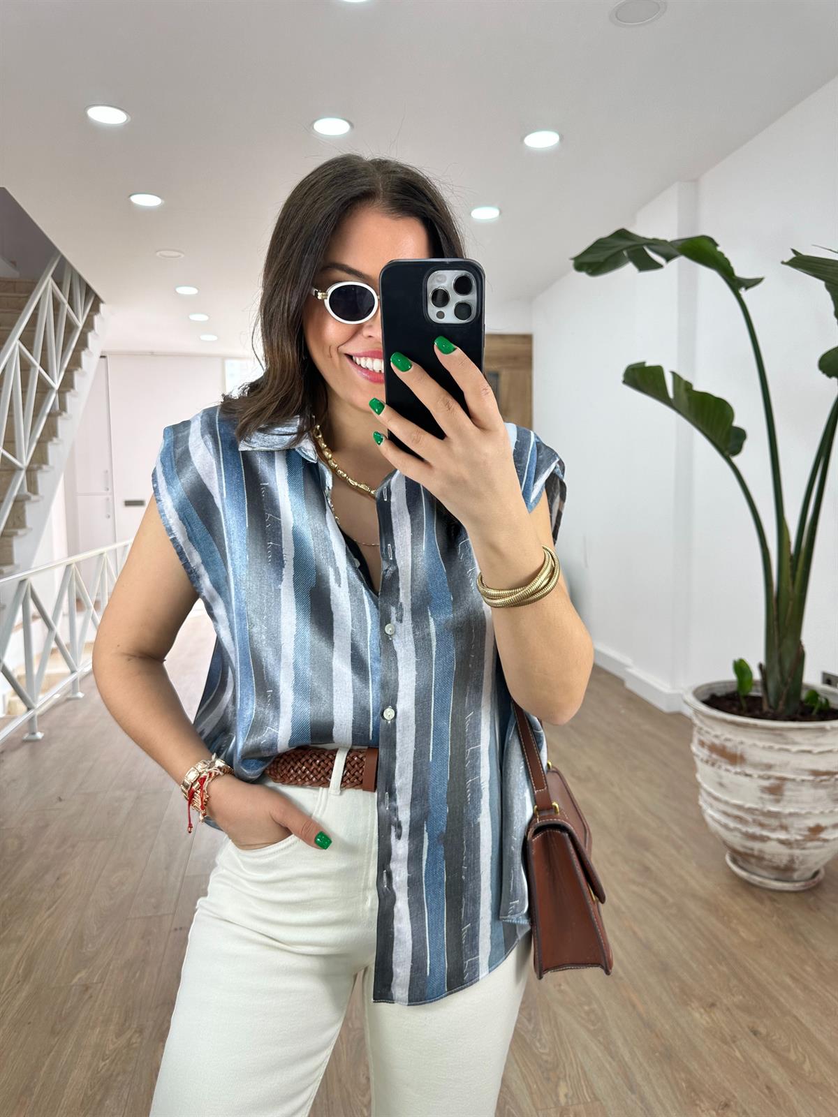 Kendinden Parlak Vatkalı Çizgili Gömlek