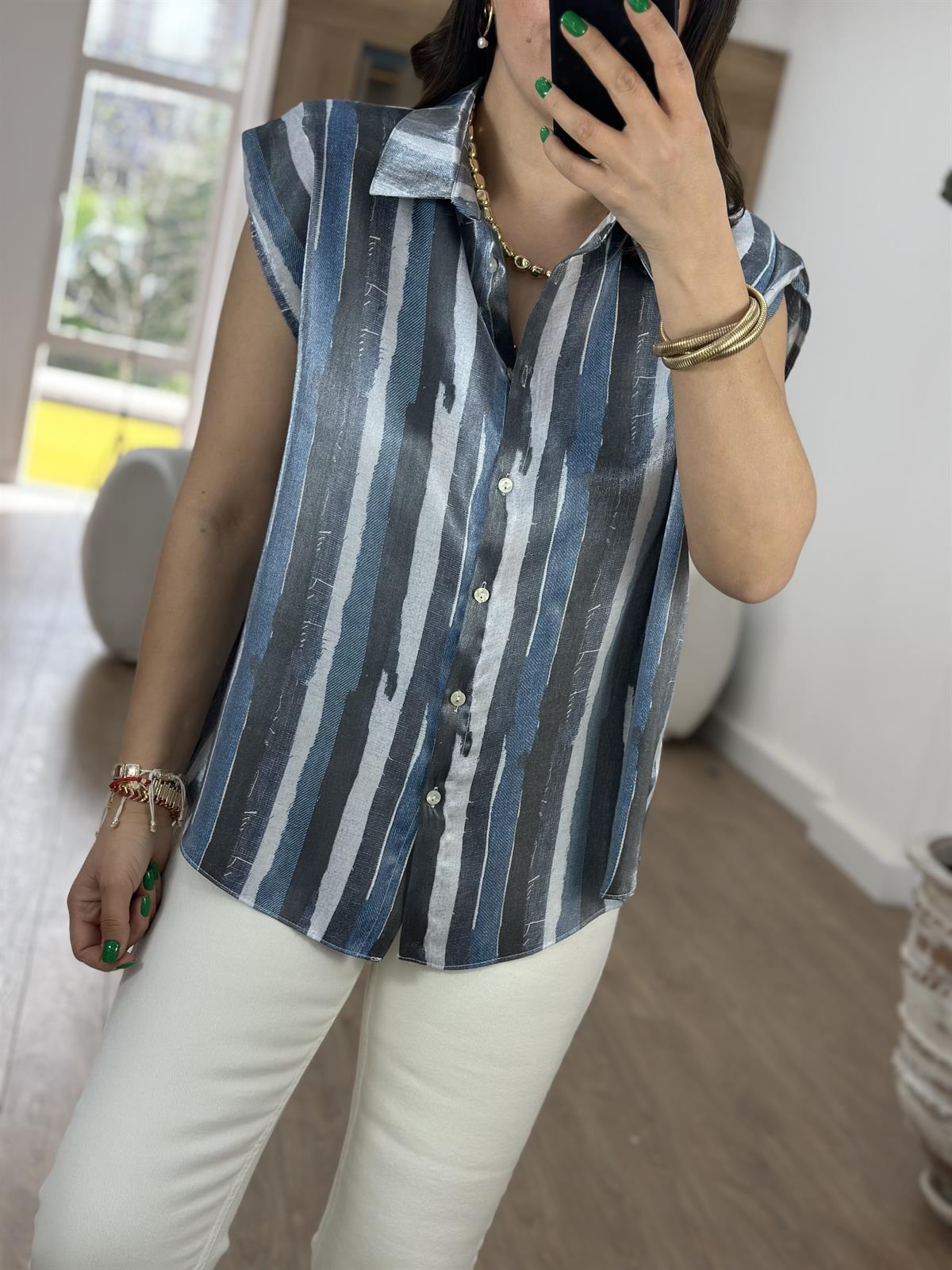 Kendinden Parlak Vatkalı Çizgili Gömlek