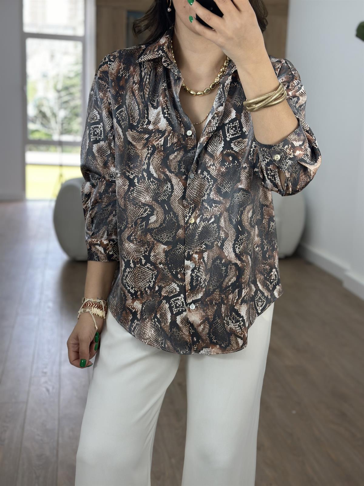 Kendinden Parlak Yılan Desenli  Gömlek