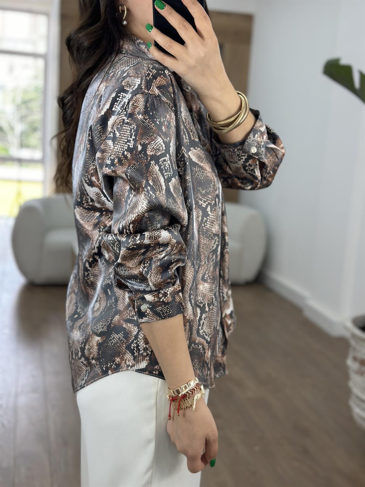 Kendinden Parlak Yılan Desenli  Gömlek