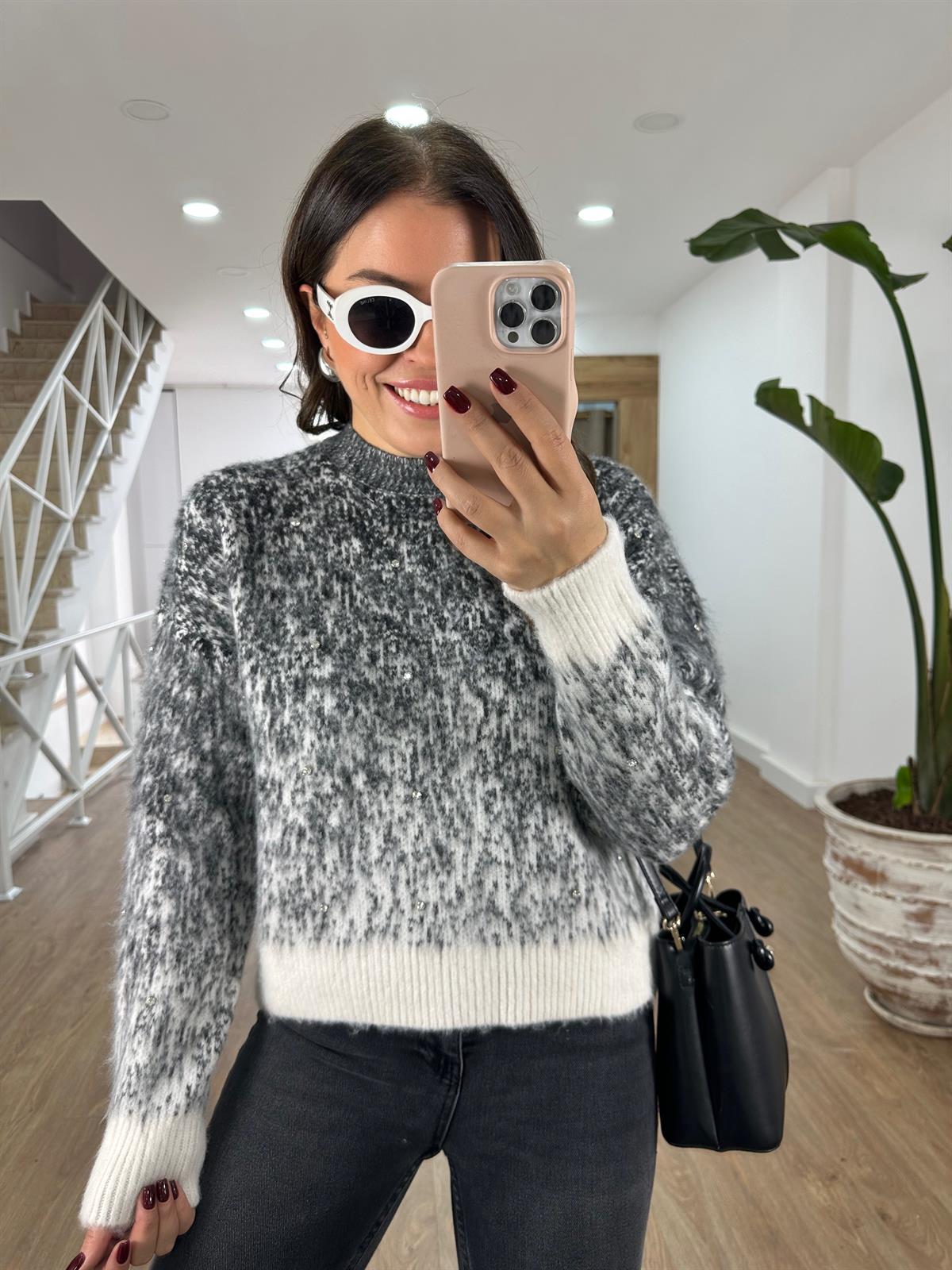 Kırçıllı Tüylü Taşlı Kazak