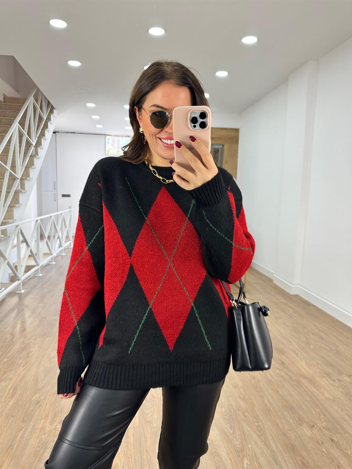 Kırmızı Siyah Baklava Desenli Kazak