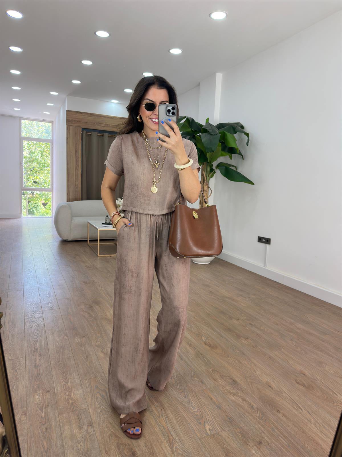 Kısa Kol Bluz Pantolon Tiril Takım - Kahve