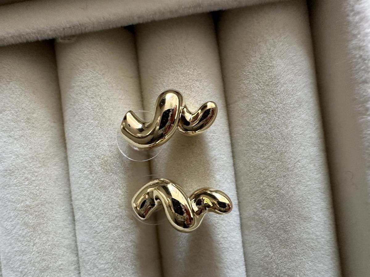 Kıvrımlı Gold Küpe