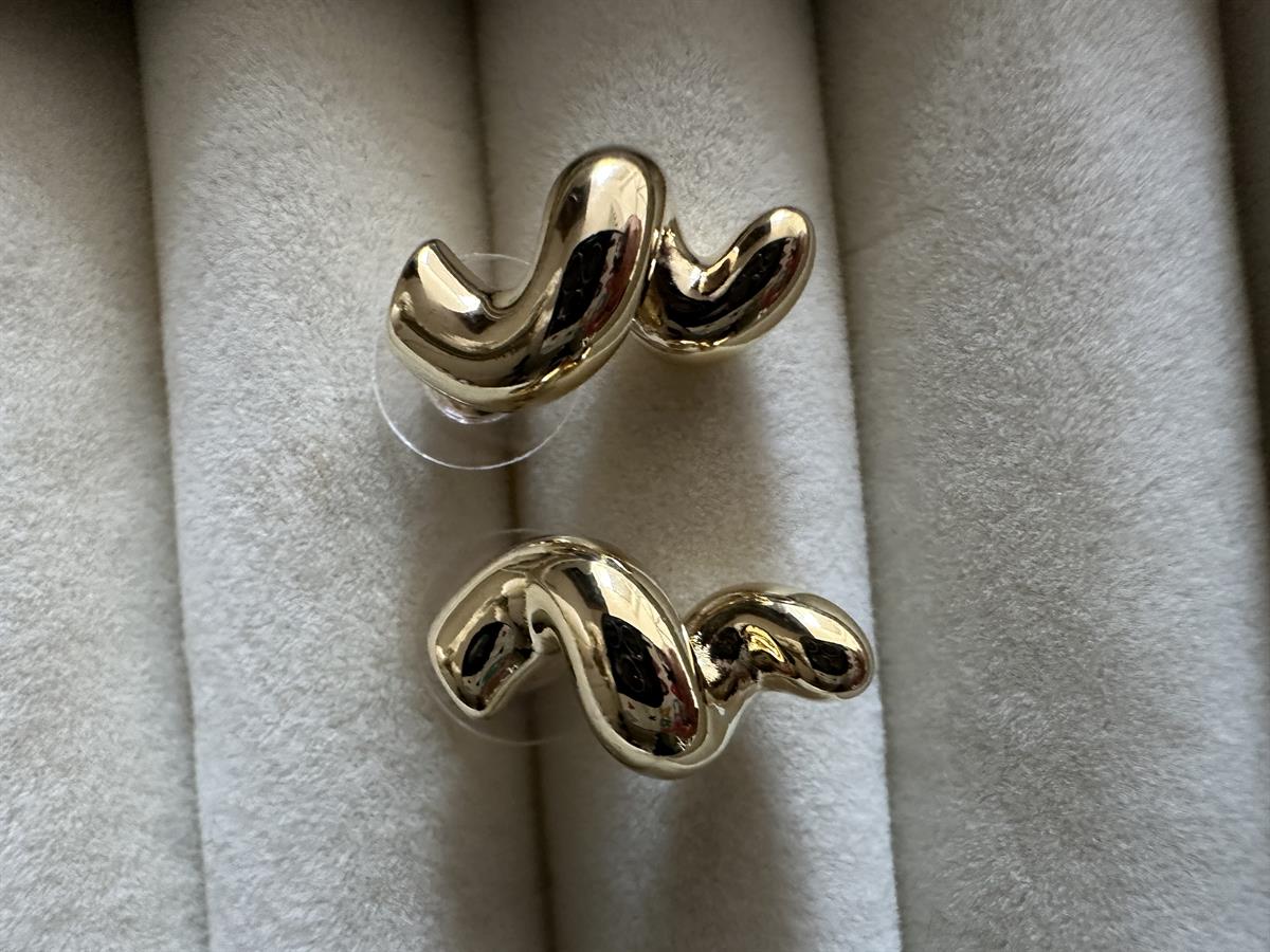 Kıvrımlı Gold Küpe