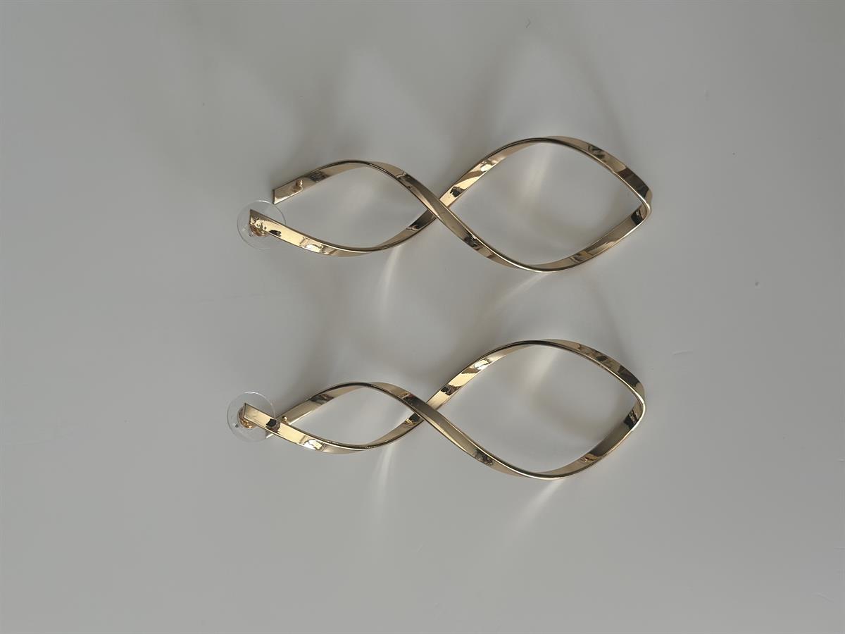 Kıvrımlı Uzun Gold Küpe 8,5cm