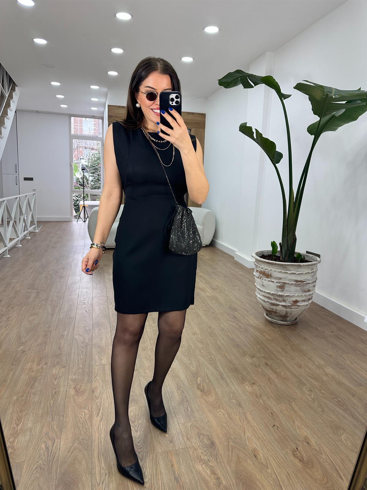 Kol Detaylı Elbise-Siyah