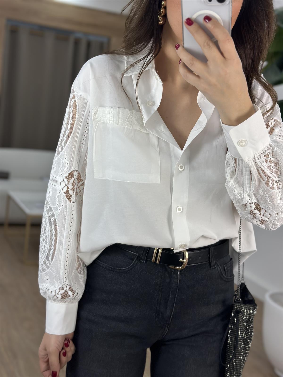 Kolları Dantel Detaylı Gömlek - Beyaz