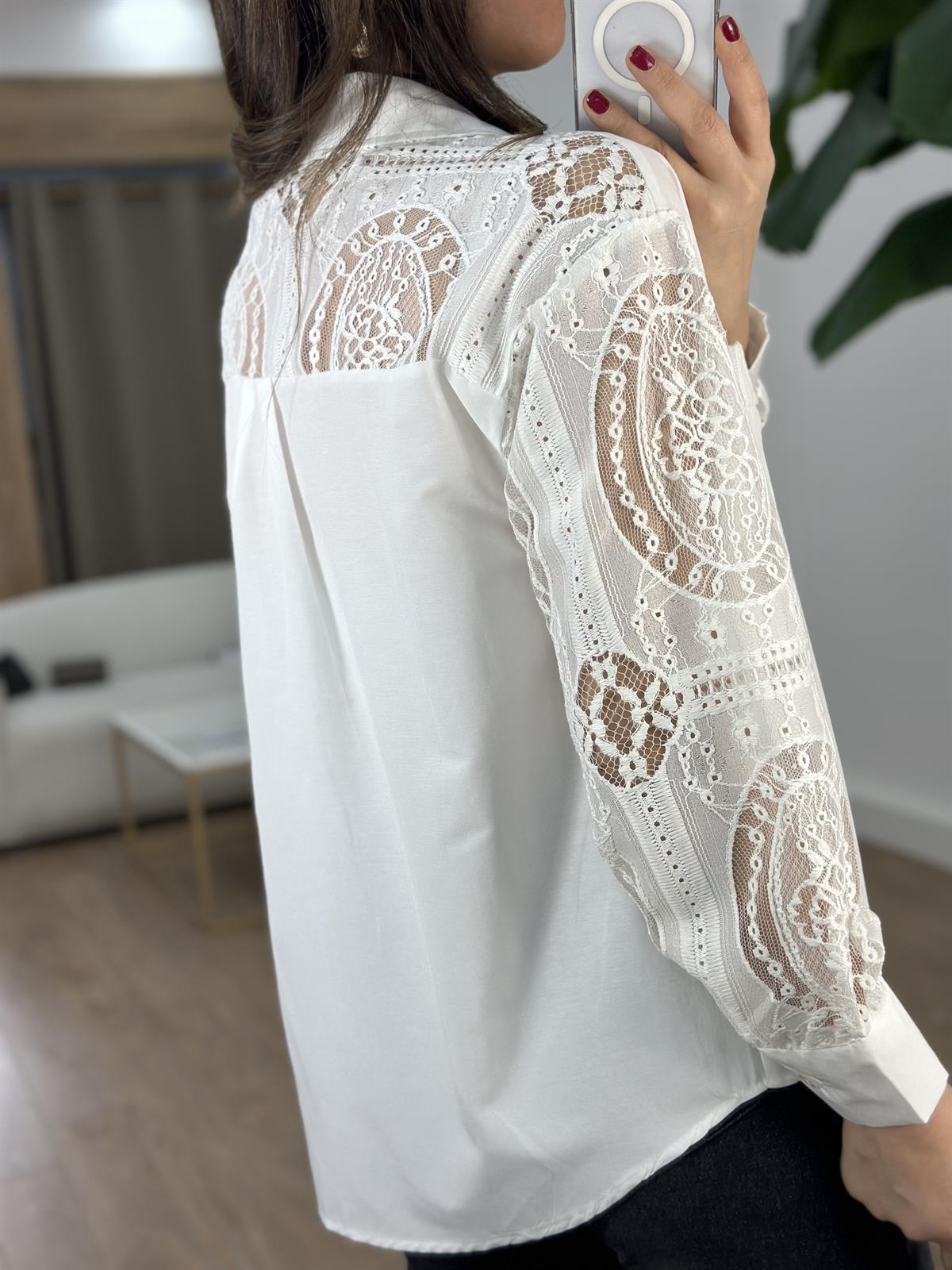 Kolları Dantel Detaylı Gömlek - Beyaz