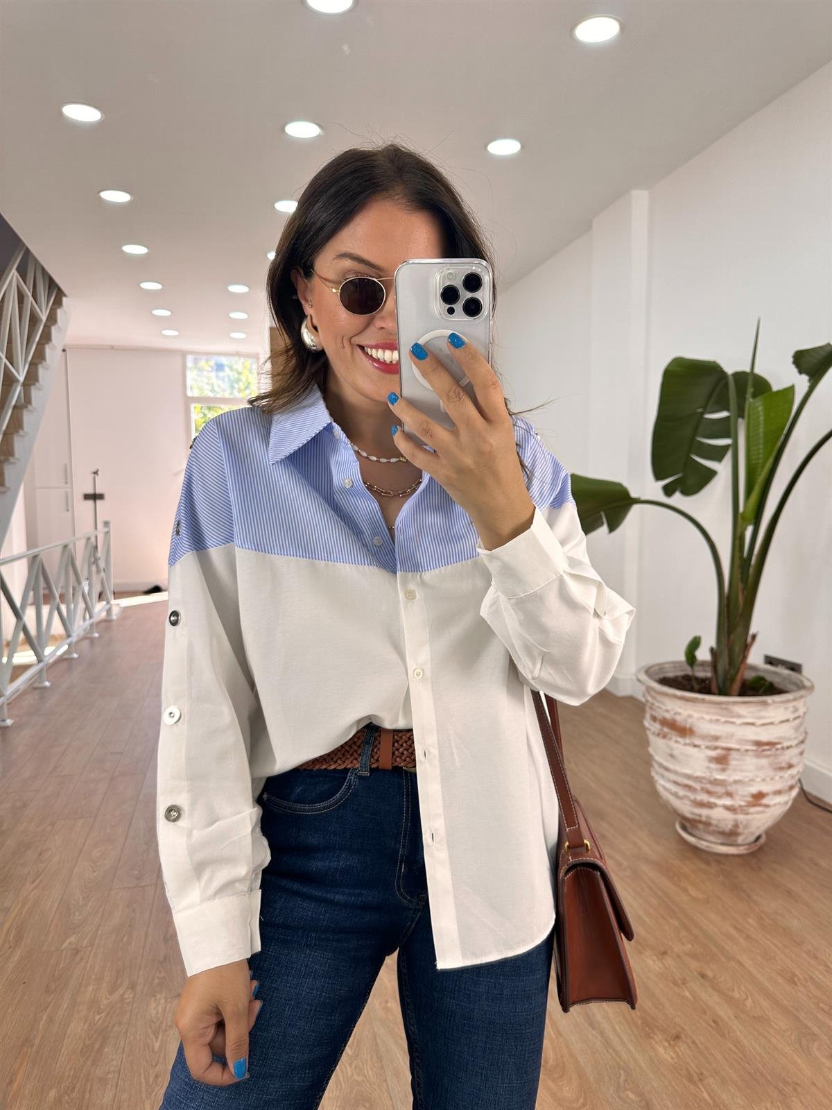 Kolları Düğme Detaylı Çizgili Gömlek 