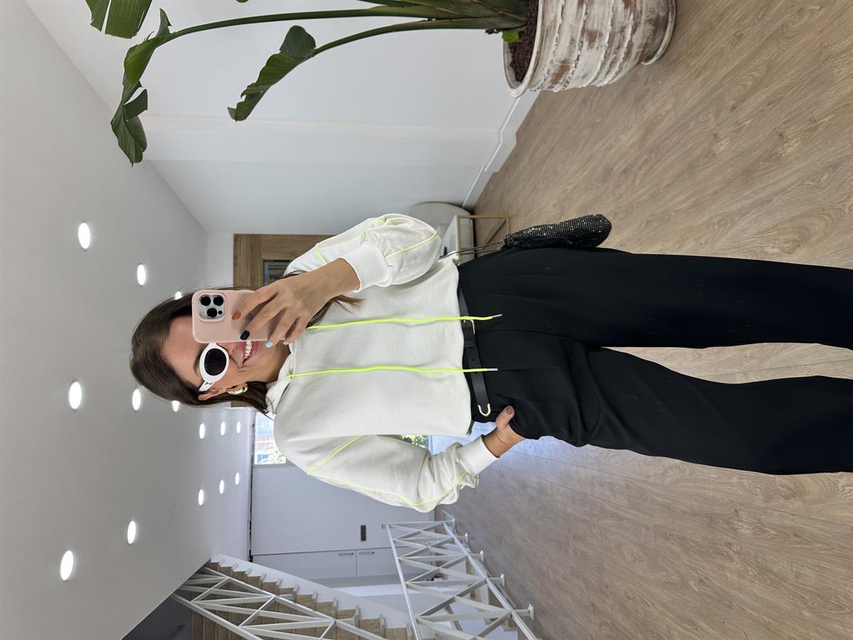 Kolları Paraşüt Detaylı Neon Bağcıklı Sweatshirt-Beyaz