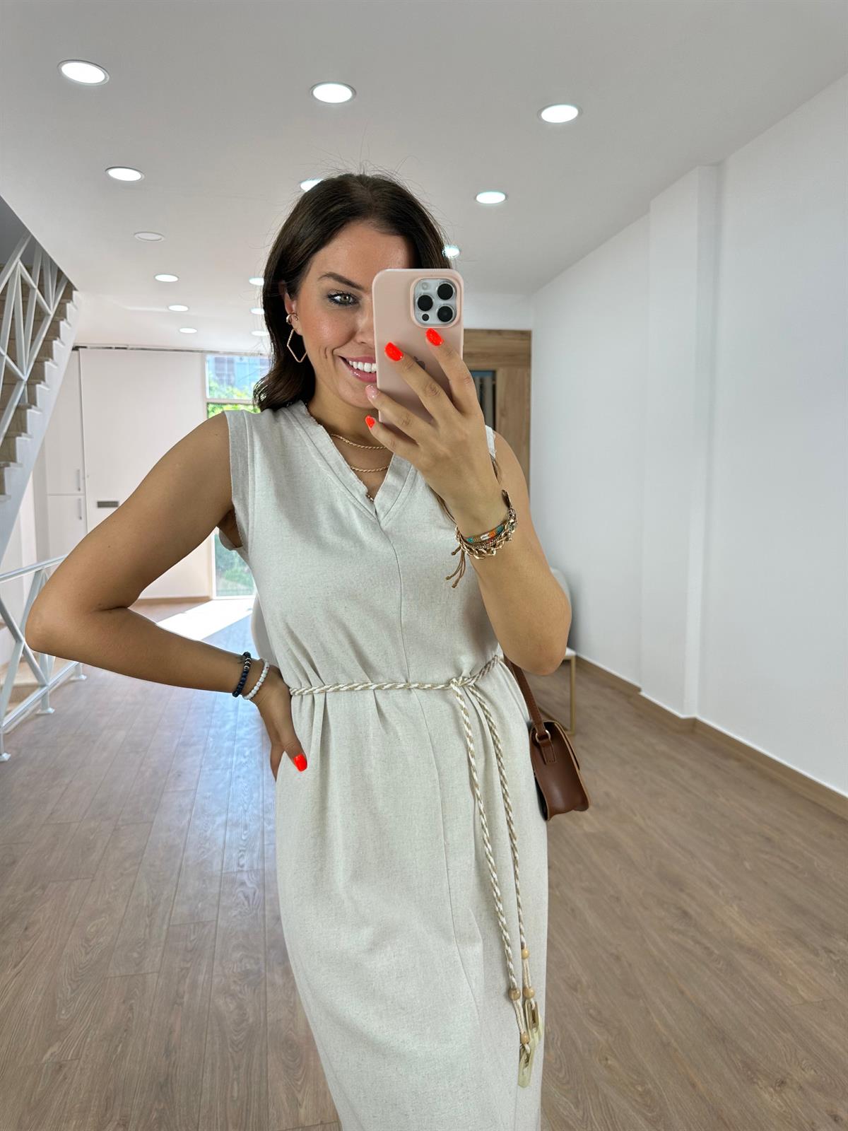 Kolsuz Hasır Kemerli Elbise Taş