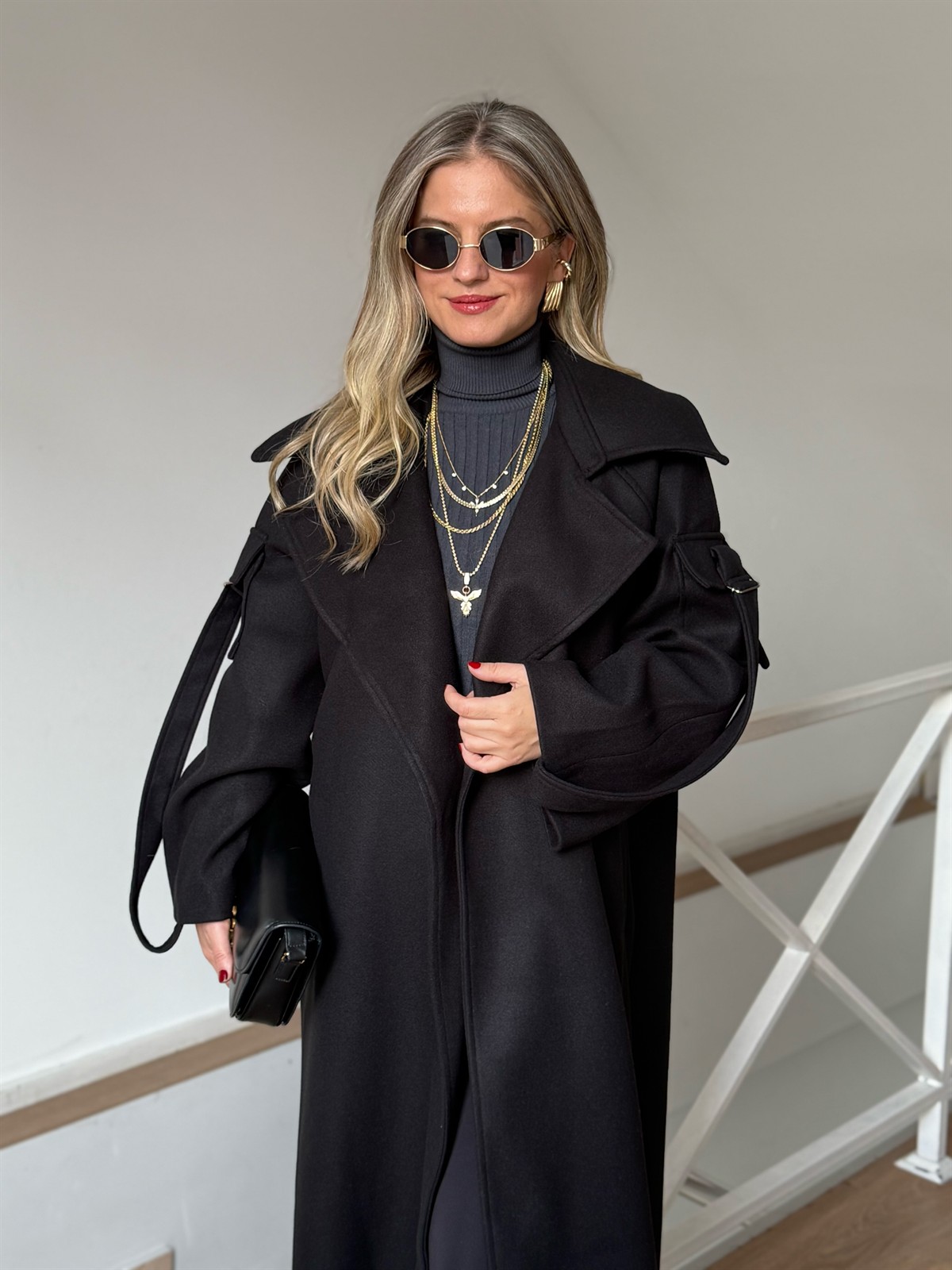 Kolu Apoletli Yünlü Kaban - Siyah