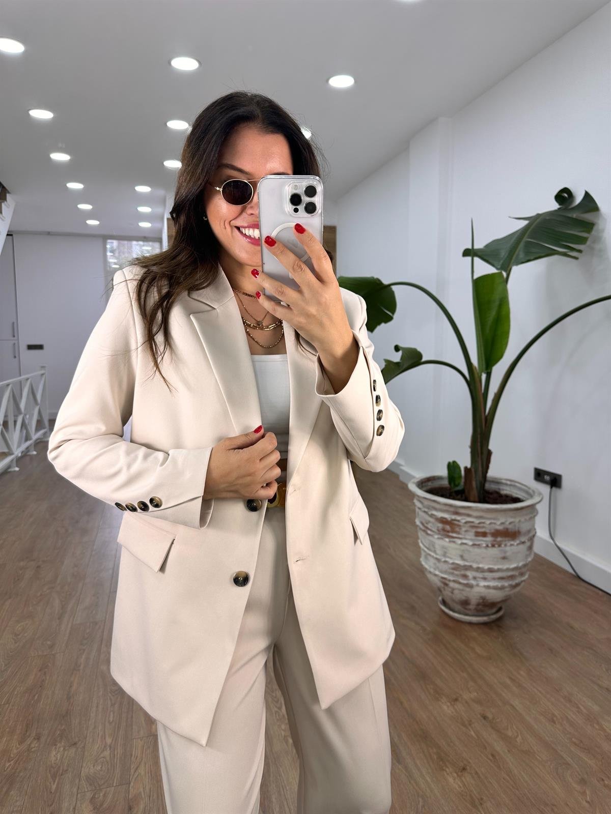 Kolu Düğme Detaylı Tasarım Ceket - Bej