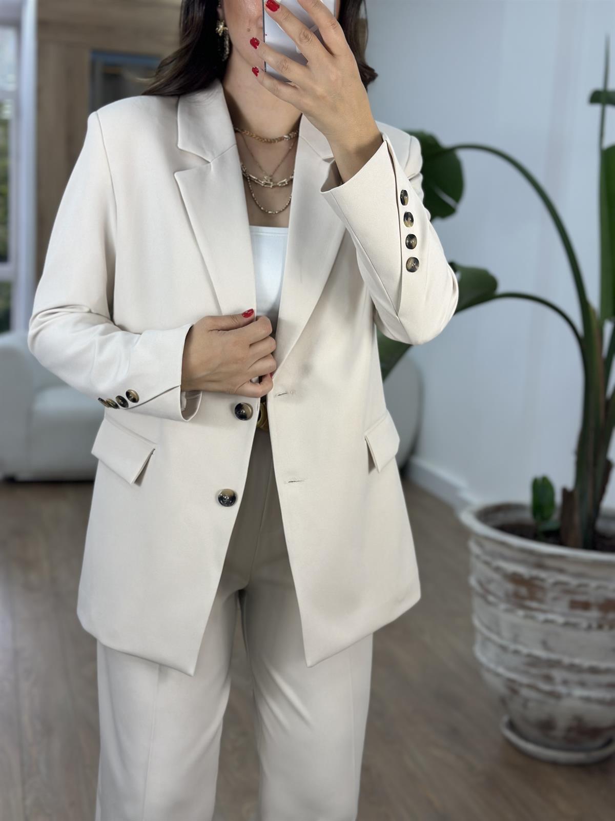 Kolu Düğme Detaylı Tasarım Ceket - Bej