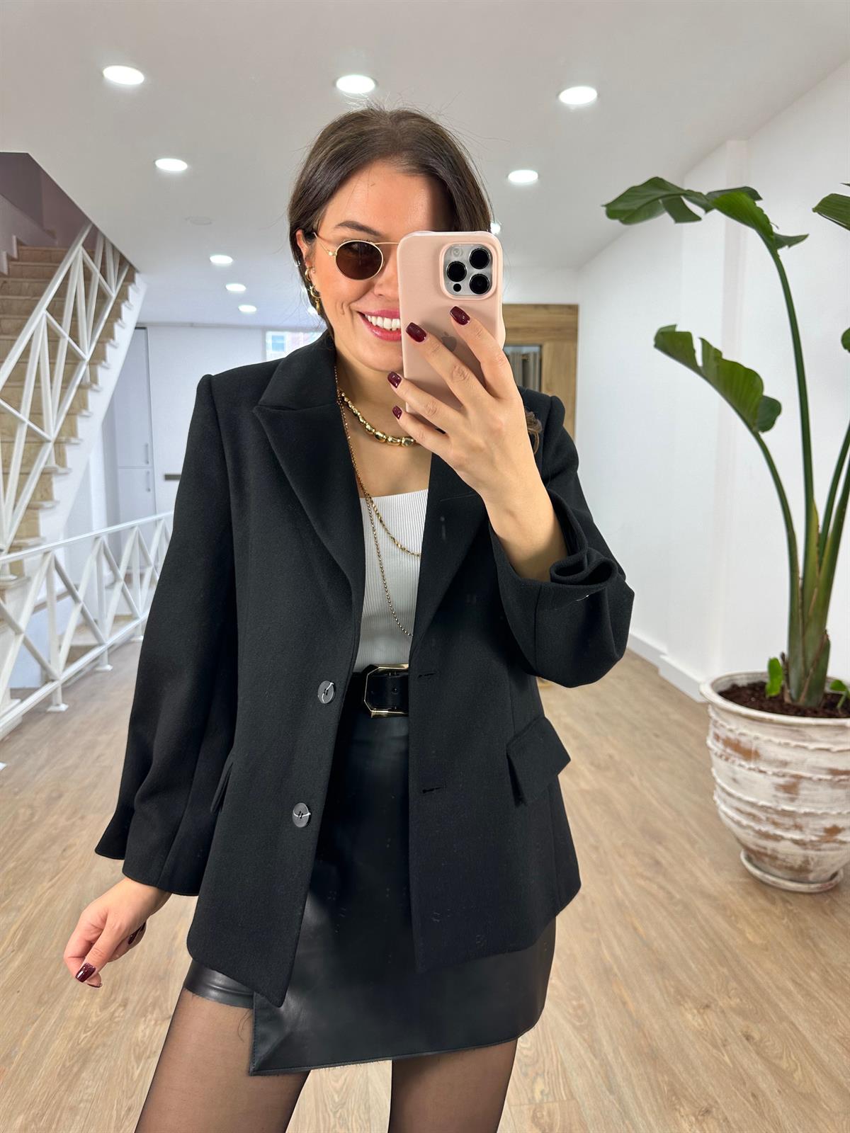 Kolu Düğmeli Kaşe Ceket-Siyah