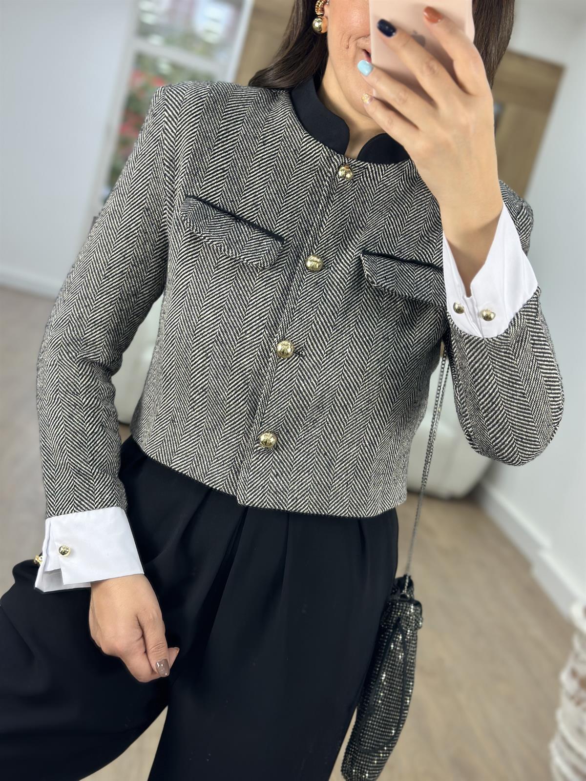 Kolu Manşetli Diagonal Desen Ceket