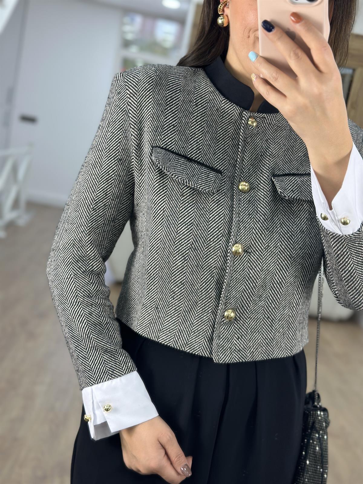 Kolu Manşetli Diagonal Desen Ceket