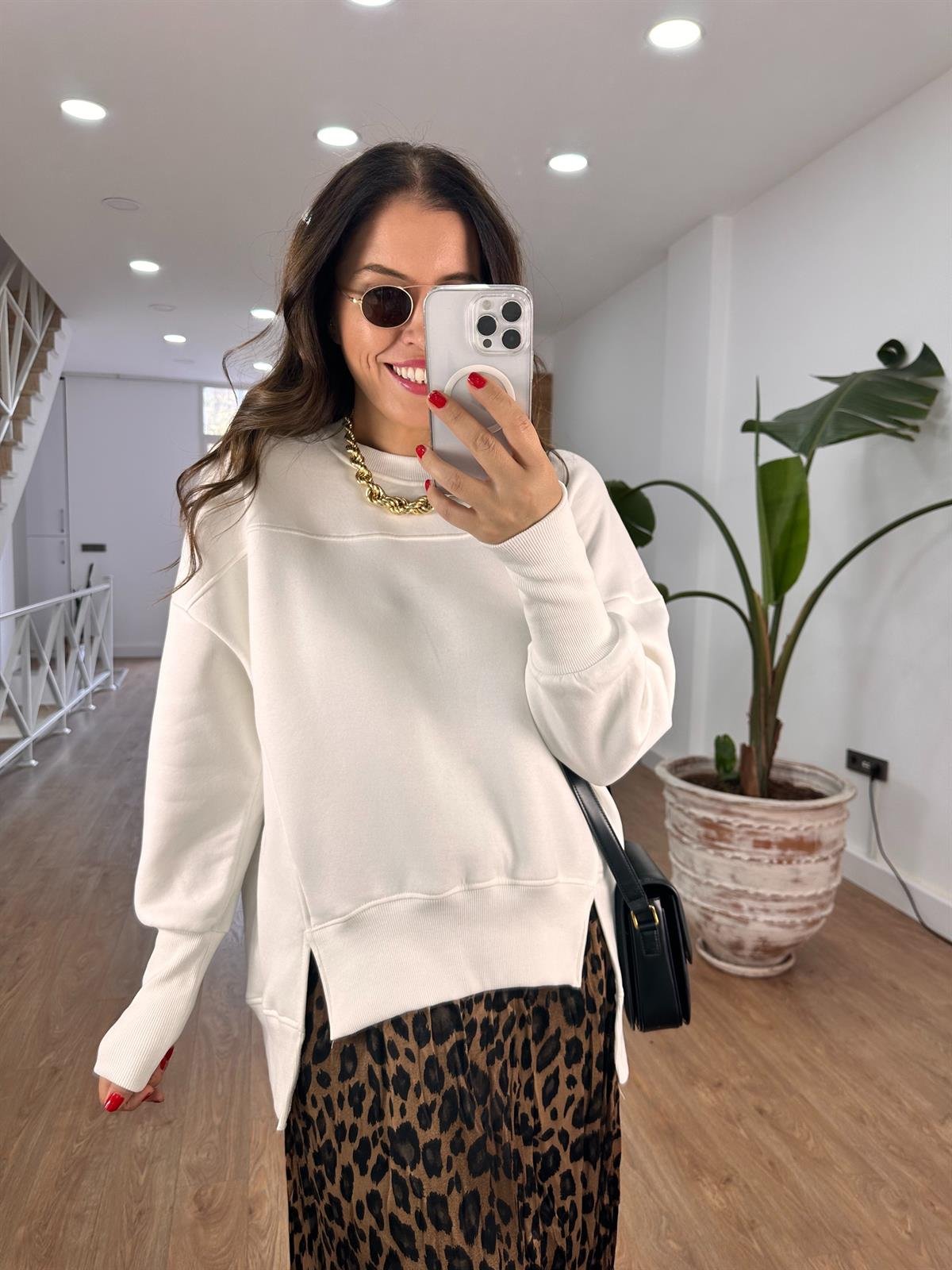 Kolu Ribanalı İçerisi Şardonlu  Sweatshirt - Beyaz