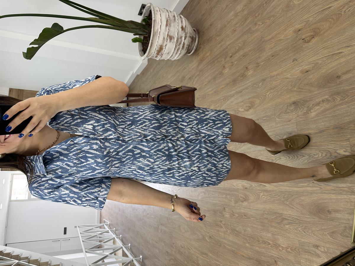 Kot Görünümlü Polo Yaka Likralı Elbise