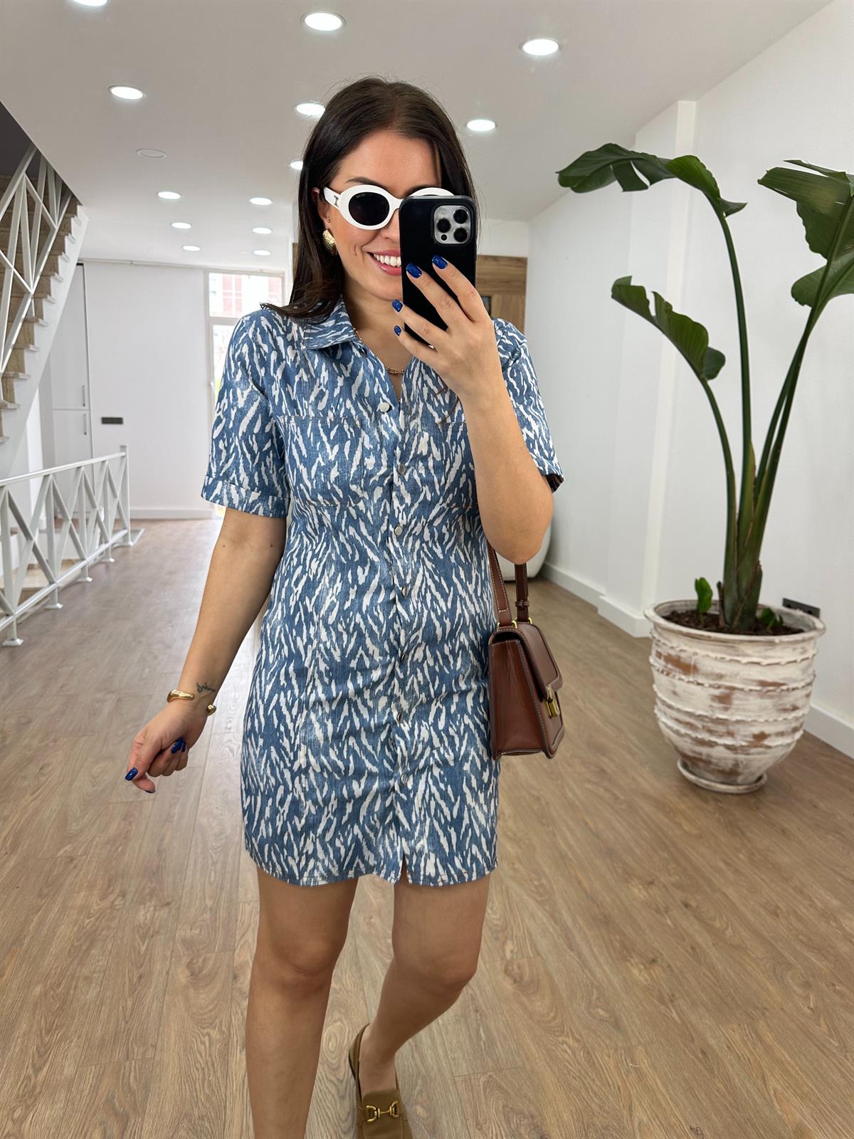 Kot Görünümlü Polo Yaka Likralı Elbise