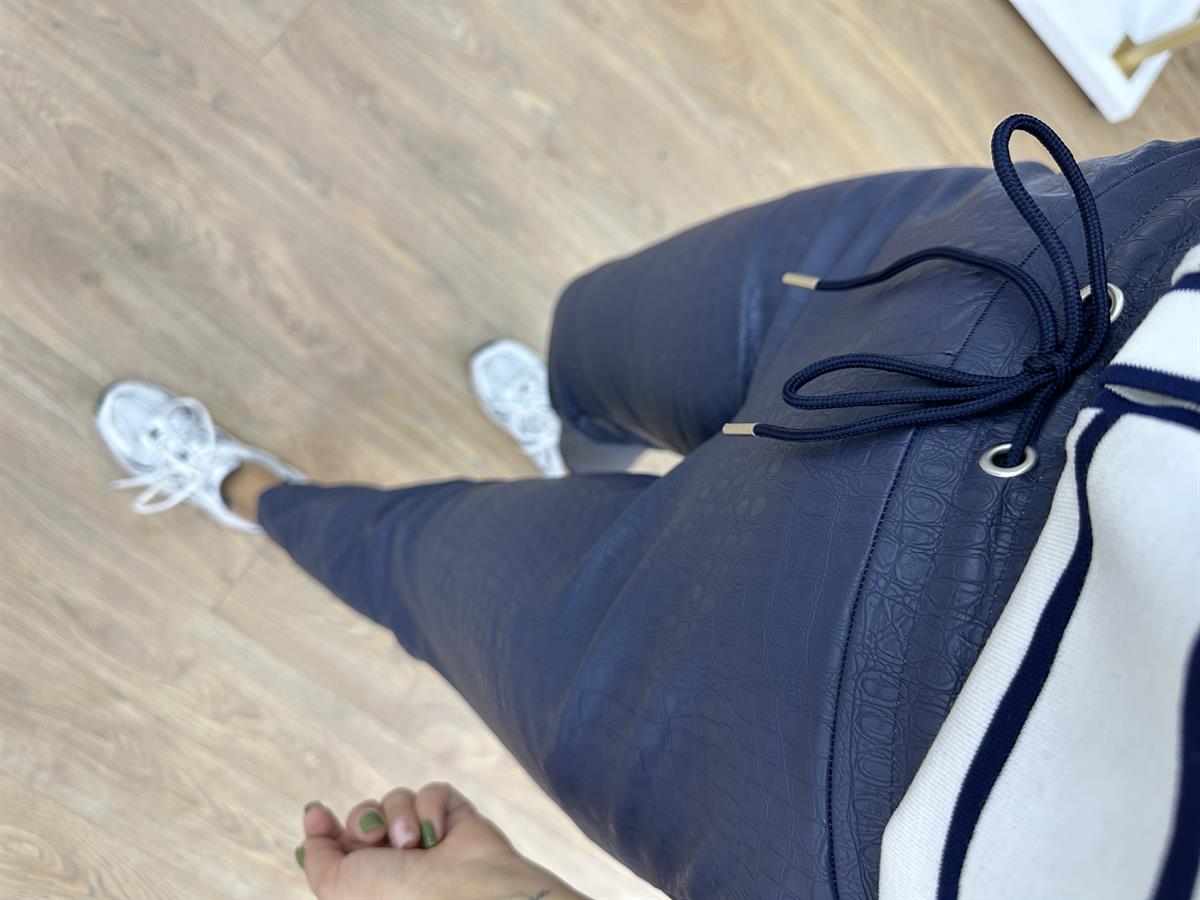 Krokodil Desen Beli Bağcıklı Deri Pantolon-Lacivert