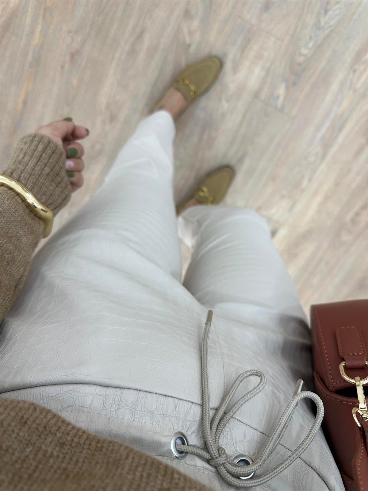 Krokodil Desen Beli Bağcıklı Deri Pantolon- Bej