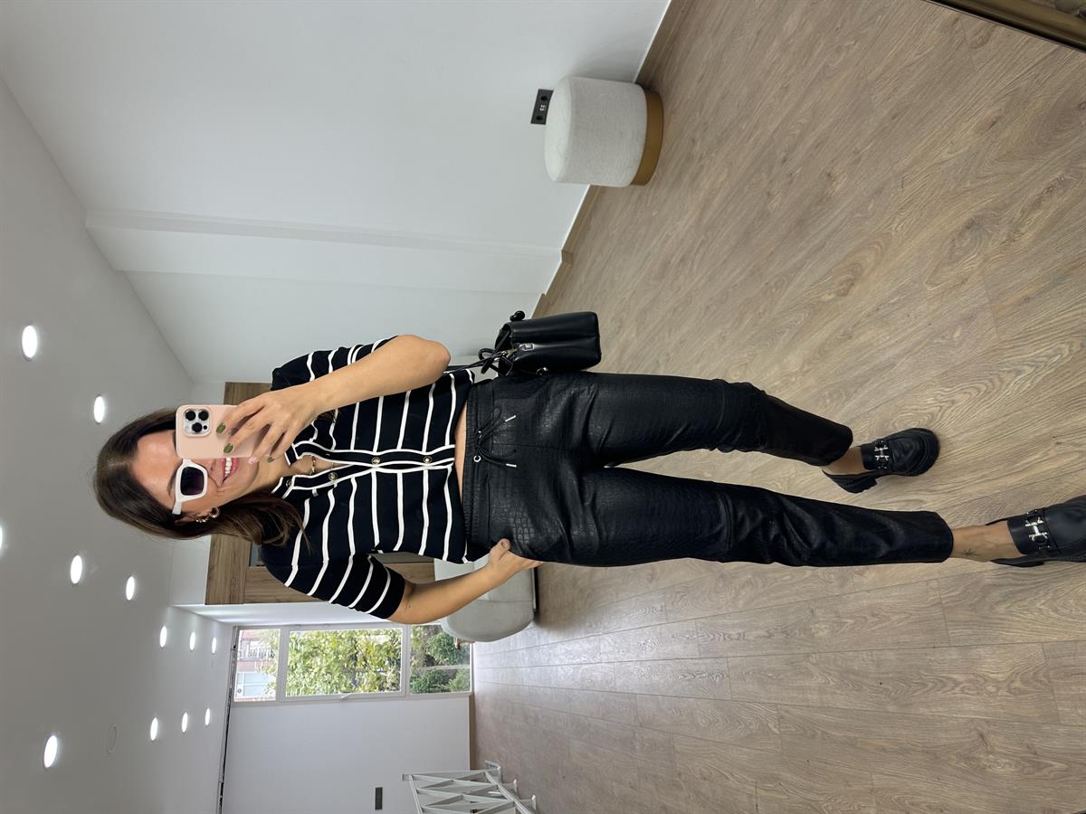 Krokodil Desen Beli Bağcıklı Deri Pantolon-Siyah