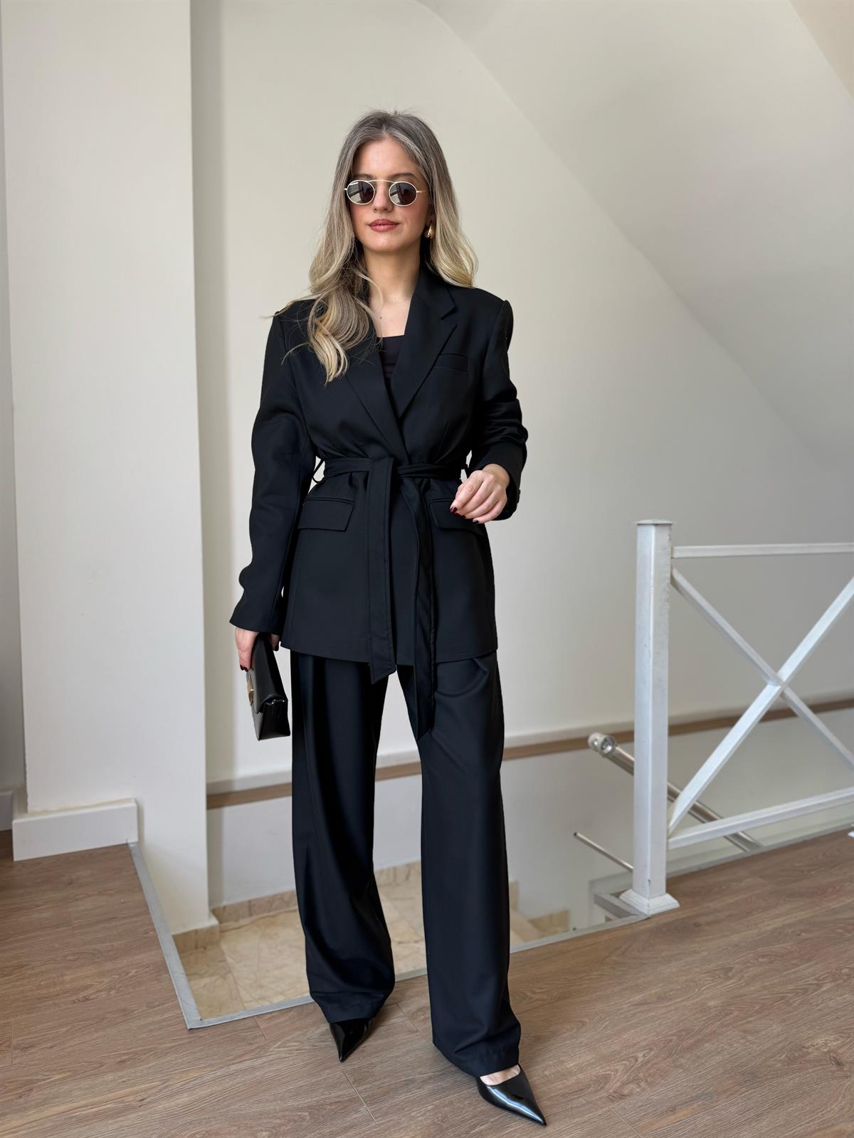 Kuşaklı Ceket Tasarım Pantolon Takım - Siyah