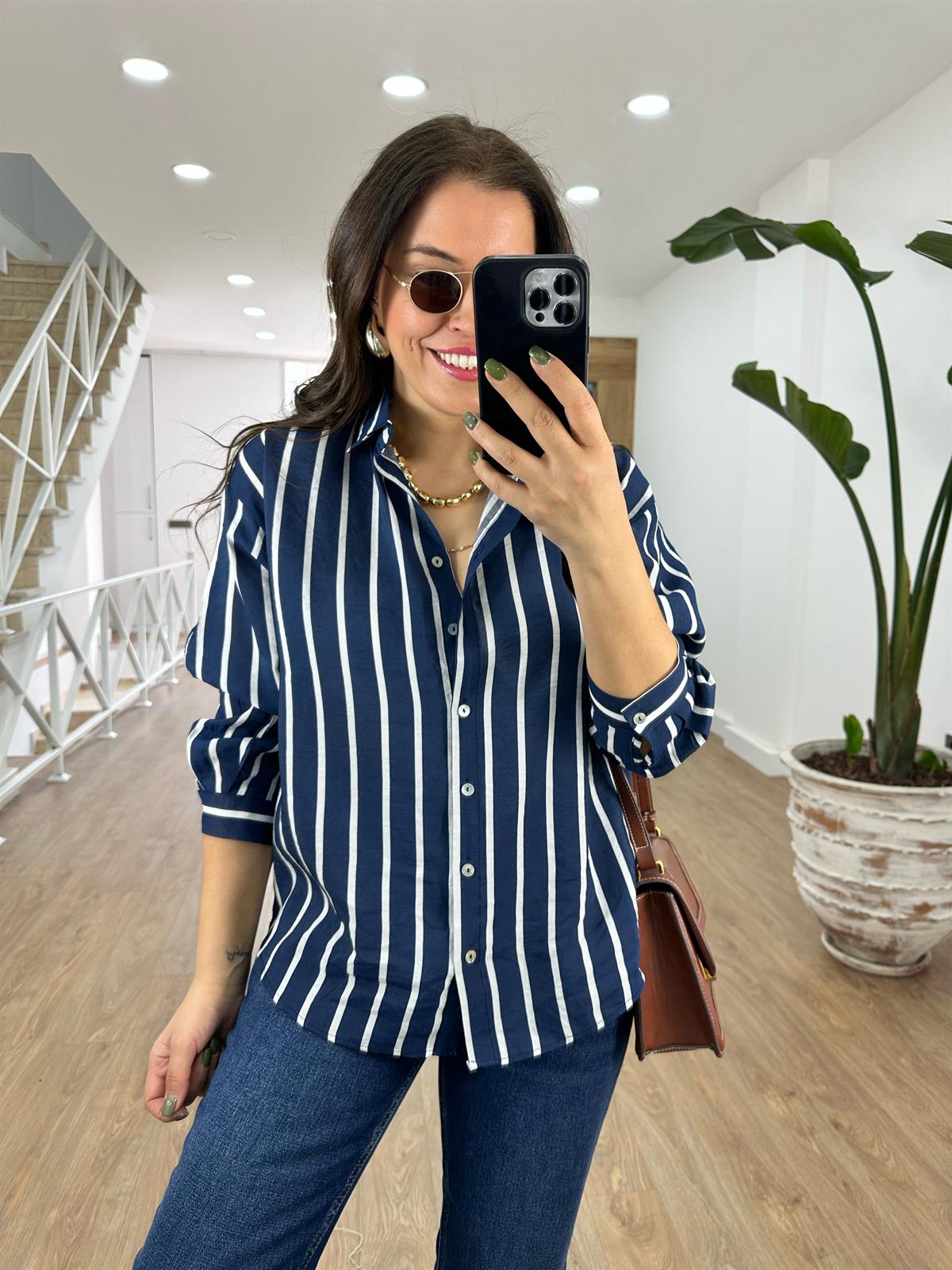 Lacivert Üzeri Beyaz Çizgili Tnsel Gömlek