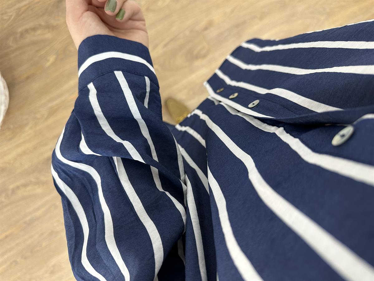 Lacivert Üzeri Beyaz Çizgili Tnsel Gömlek