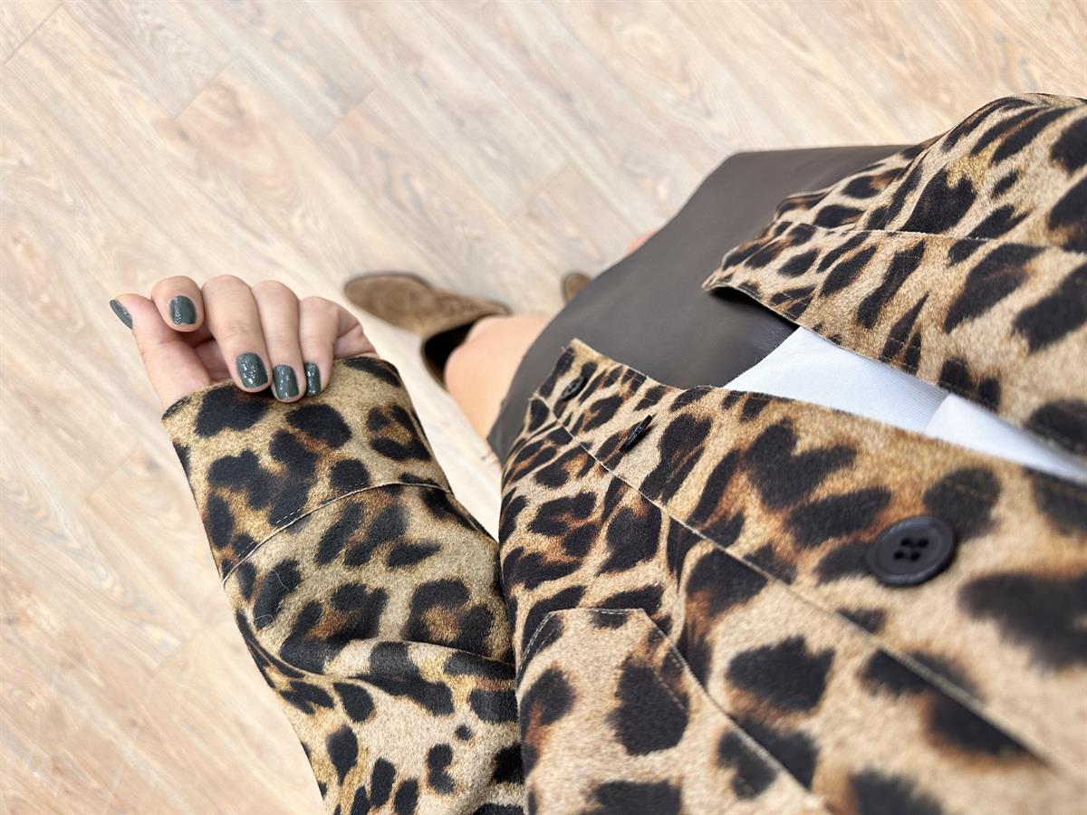 Leopar Baskılı Kaşe Ceket