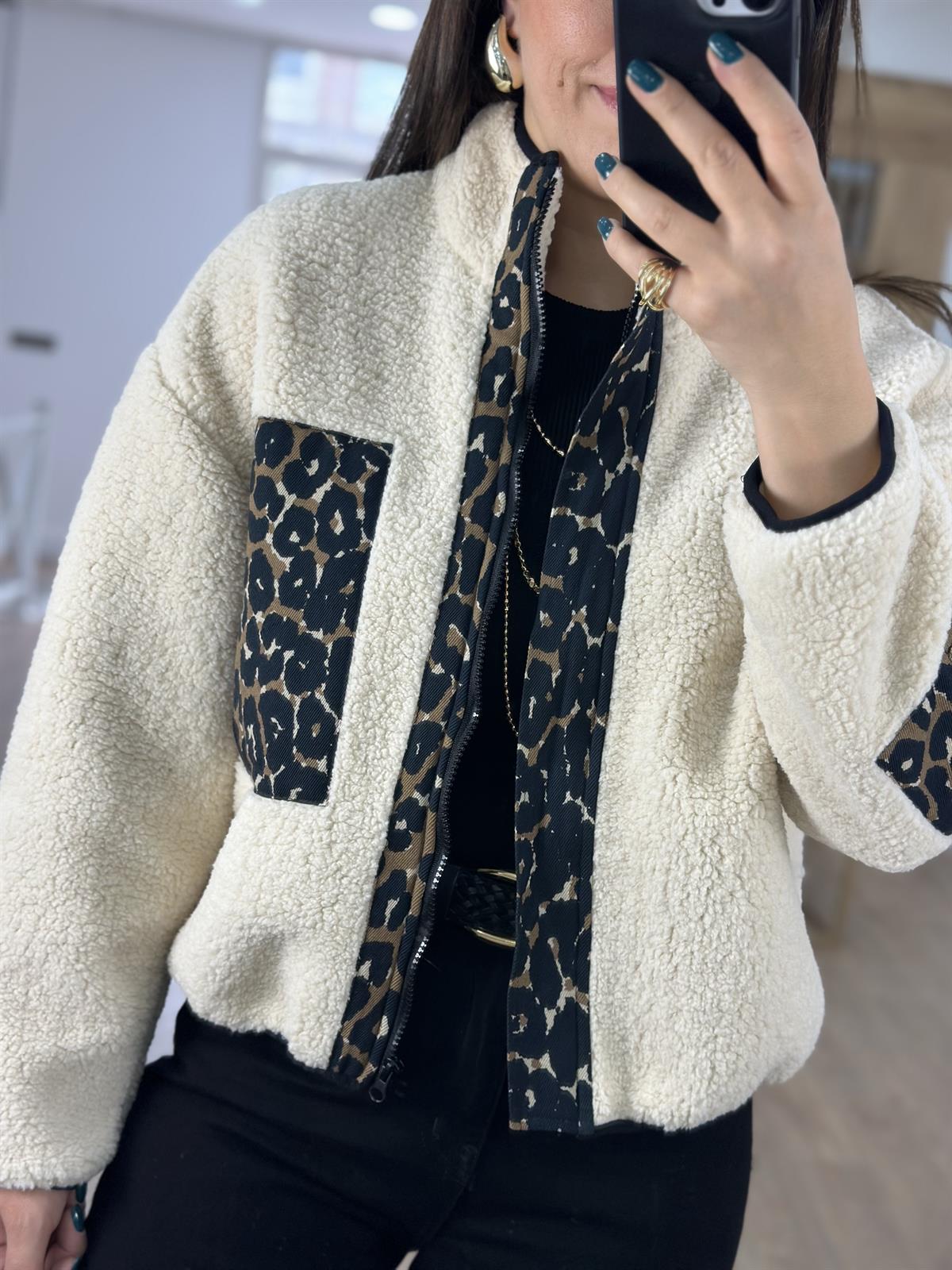 Leopar Garnili Suni Koyun Yünü Mont