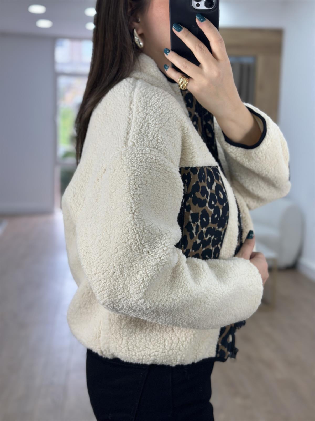 Leopar Garnili Suni Koyun Yünü Mont