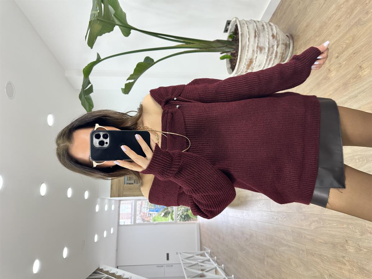 Madonna Yaka Önü Tokalı Kazak-Bordo